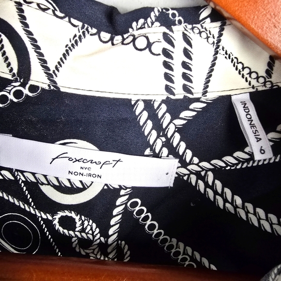 FOXCROFT Non-Iron Button-up Dress Shirt Chain Print Black White Womens Size 6 - Picture 4 of 10